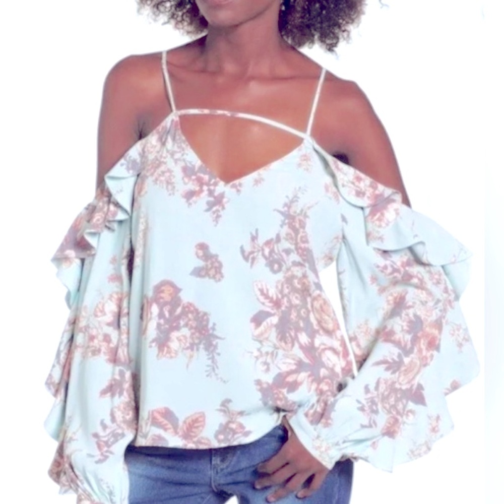 Leith floral cold shoulder blouse size small. Worn once